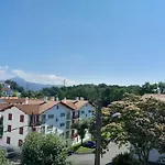 Apartment Spacieux T4 Renove A Hendaye, Lumineux Et Calme, Proche Avec Parking Et Wifi. - Fr-1-239-985 *