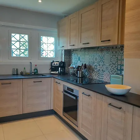 Spacieux T4 Renove A Hendaye, Lumineux Et Calme, Proche Avec Parking Et Wifi. - Fr-1-239-985 * Hendaye