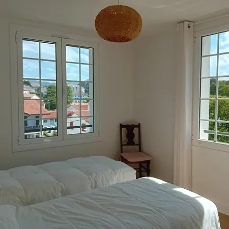 Spacieux T4 Renove A Hendaye, Lumineux Et Calme, Proche Avec Parking Et Wifi. - Fr-1-239-985 *